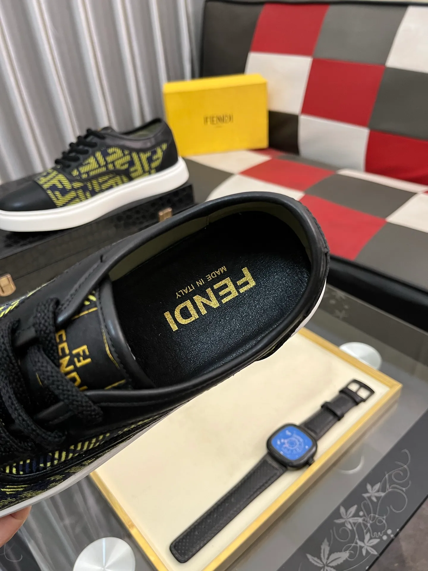 Men's Men's Shoes 💰400⌚️⌚️[Fendi] Fendi's latest casual shoes for men! Available at counters simultaneously! A one-to-one replica of the original. All imported official website one-to-one cowhide fabric. The interior is made of top-grade sheepskin, and the original factory-supplied rubber outsole is used. Leading new fashion concepts. Matching code: 38-443️⃣Colors available